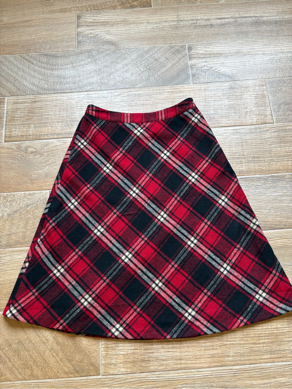 Dennis Basso NWOT, Red Plaid Wool Blend A-Line Skirt, Size 4